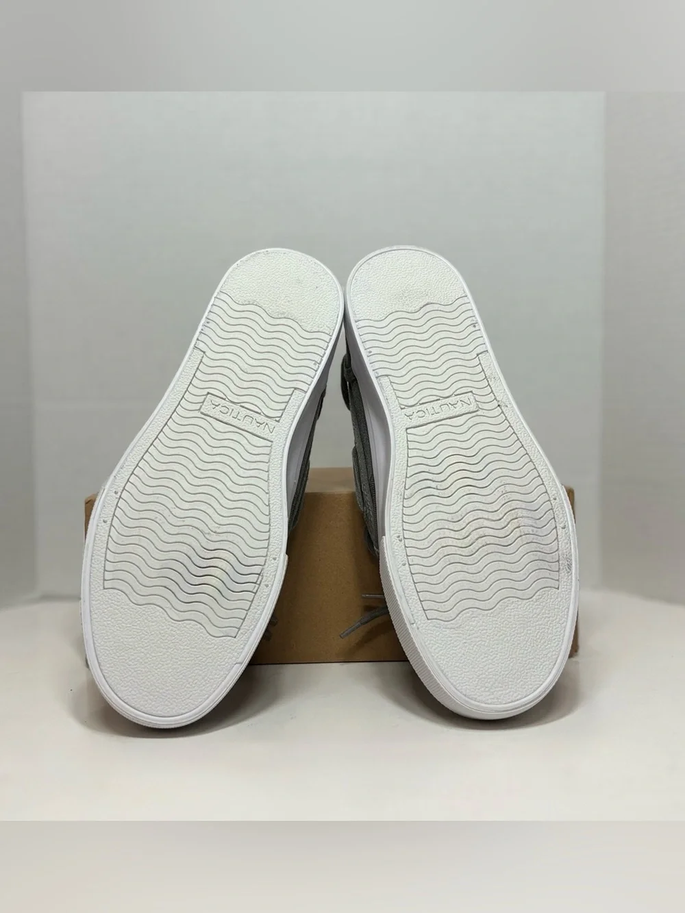 Nautica spinnaker washed Gray Canvas Deck Sneakers Men’s Boat Shoes NEW
